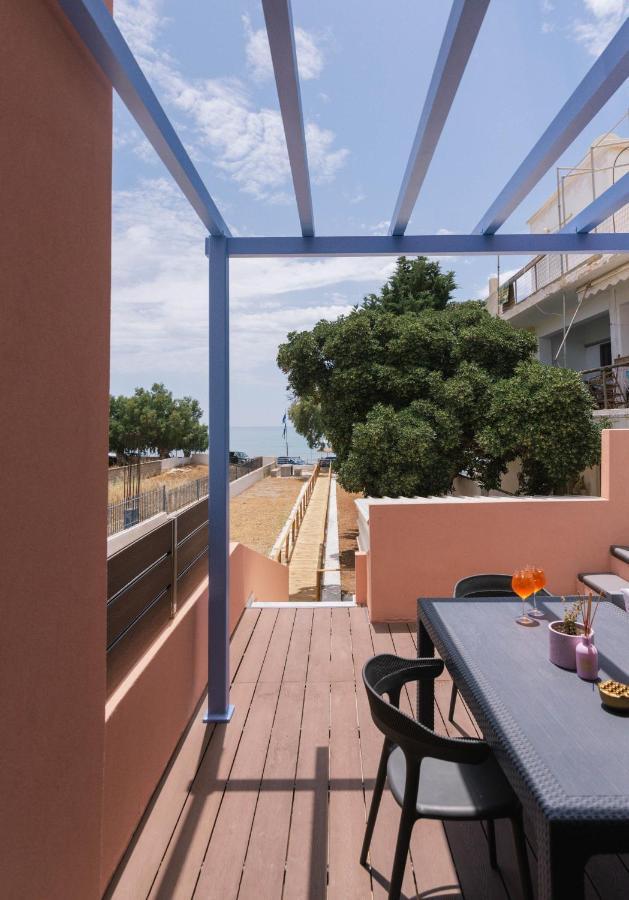 Suites De Luxe Katerina Kokkinos Pirgos Exterior photo